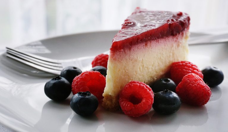 Keto Cheesecake Recipe - Fashionably Fab
